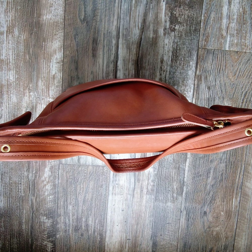 Vintage Coach Slim Duffle Sac #9060 Made In USA Brown Leather - Picture 5 of 8